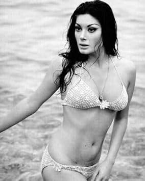Edwige Fenech gorgeous pin-up 8x10 inch photo in brief bikini by ocean