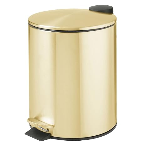 mDesign Metal 1.3 Gallon/5 Liter Round Step Trash Wastebasket, Garbage Container Bin with Lid for Bathroom, Powder Room, Bedroom, Kitchen, Craft Room, Office - Removable Liner Bucket - Soft Brass