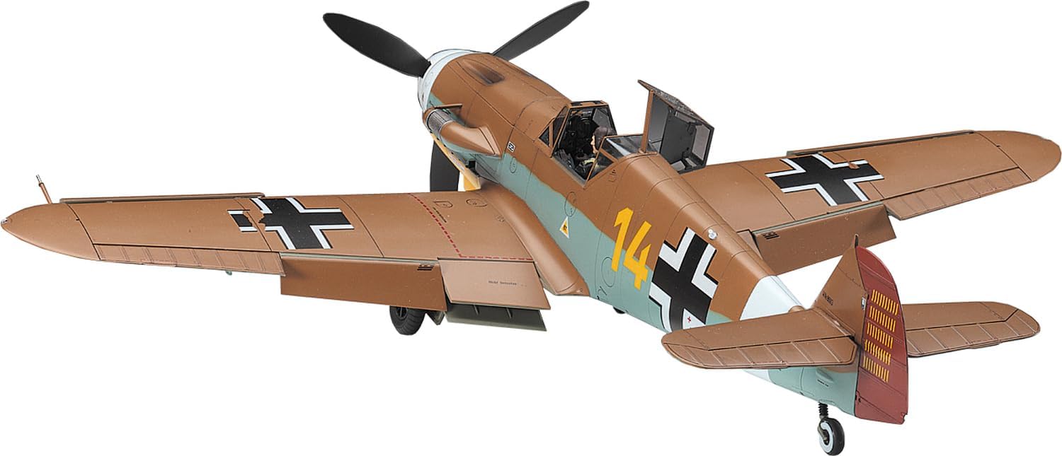 Hasegawa 132 Messerschmitt BF109F-4 TROP w Hans-Joachim Marseille Figure