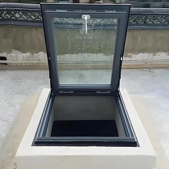 Skylight House Roof Window, Manual Venting Multi-Angle Roof Viewing Window, Aluminum Alloy Frame + Tempered Glass, Good Ventilation, UV, Sound Insulation, for Basement/Attic(Size:75x55cm/29.5x21.7in)