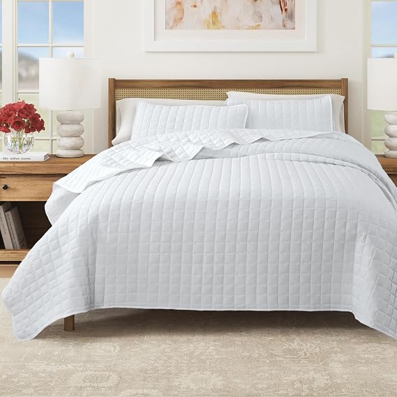 Great Bay Home Full/Queen Quilt Set - 3-Piece Seersucker Box-Stitched Bedding Set - Soft, Lightweight, All-Season Bedspread (White)