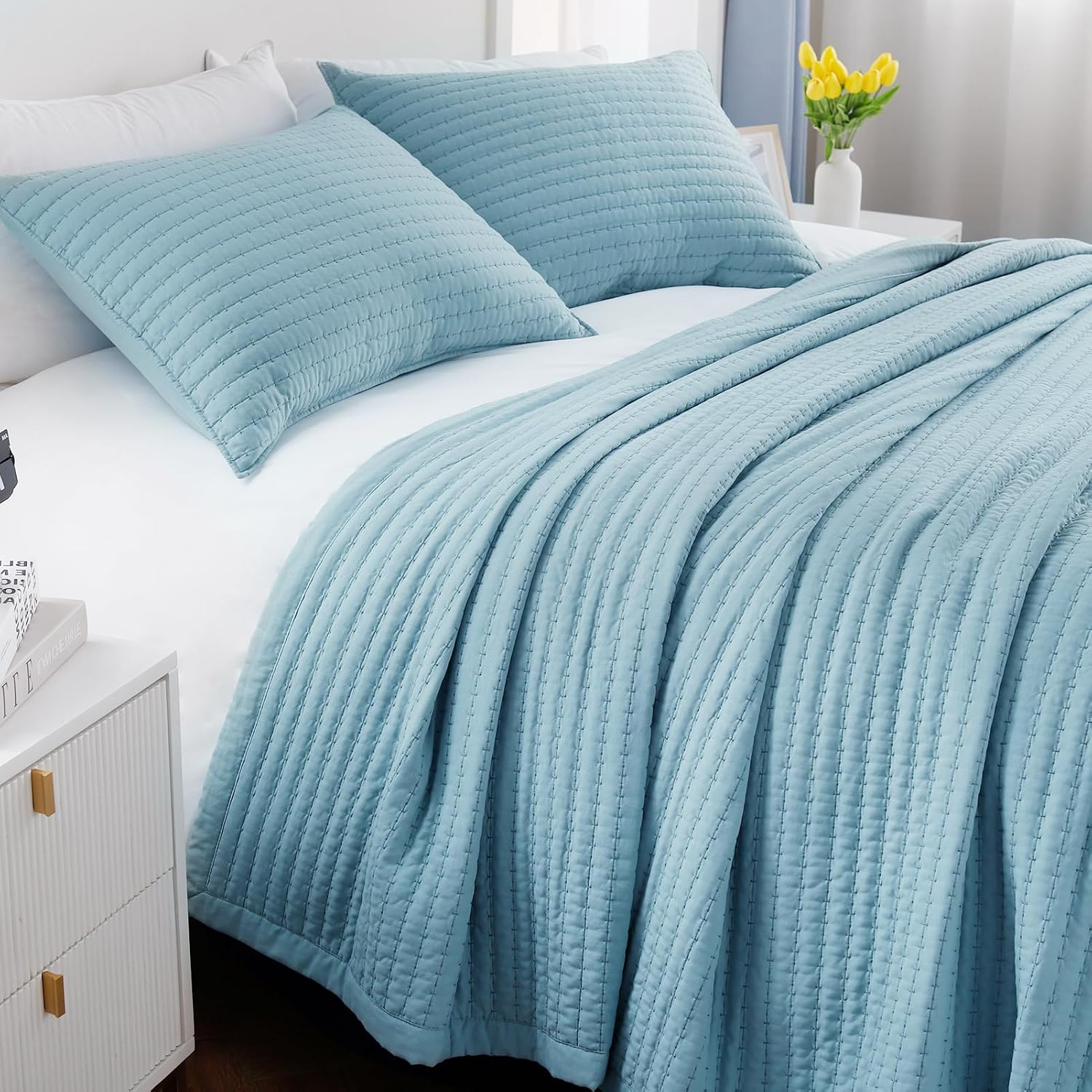 Oversized Queen Quilt Set – 102x106 Soft Washed 3-Layer Lightweight Bedspread with Multi-Lock Quilting, Minimalist Nordic Bedding, All-Season Quilt Set for Spring & Summer, 1 Quilt  2 ShamsBlue