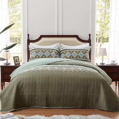 LEAONME Green Queen Size Aztec Bohemian Bedspread & Solid Color Quilt Set