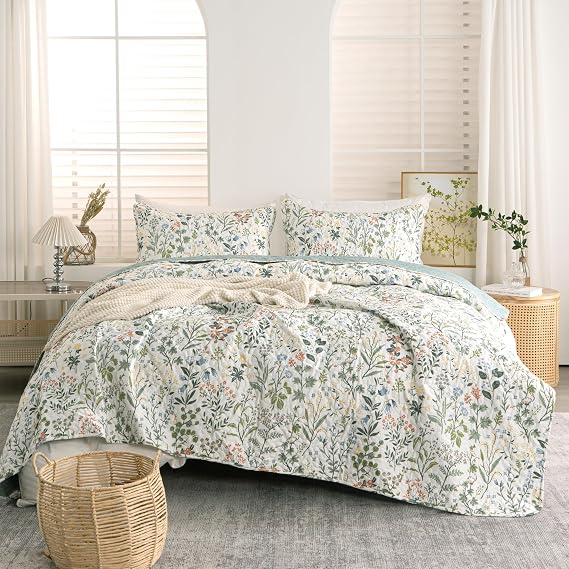 Floral Quilt Twin Set 2 Pieces Soft Microfiber Lightweight Bedspread Twin Quilt Bedding Set Garden Style Green Red Botanical Flowers Quilt Set for All Seasons 1 Quilt and 1 Pillow Sham